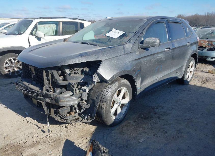 Photo 2 of 2019 Ford Edge SE (VIN 2FMPK4G94KBB24810)