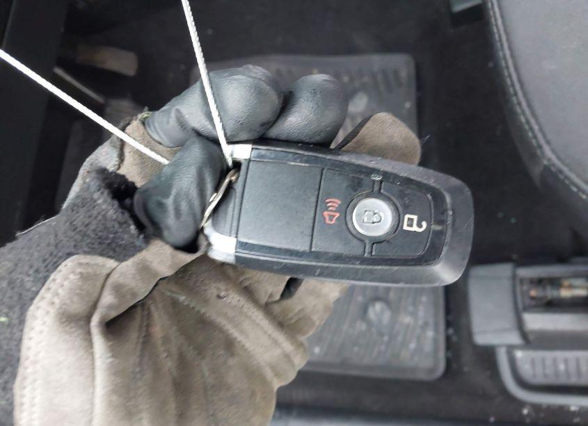 Photo 11 of 2019 Ford Edge SE (VIN 2FMPK4G94KBC03331)