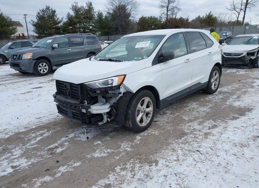 Photo 2 of 2019 Ford Edge SE (VIN 2FMPK4G94KBC03331)