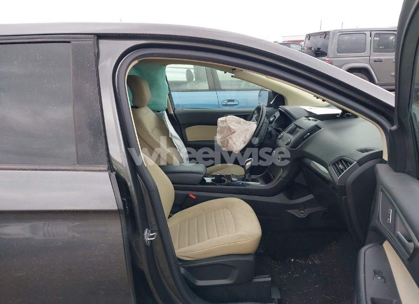 Photo 5 of 2018 Ford Edge SE (VIN 2FMPK4G97JBC02737)