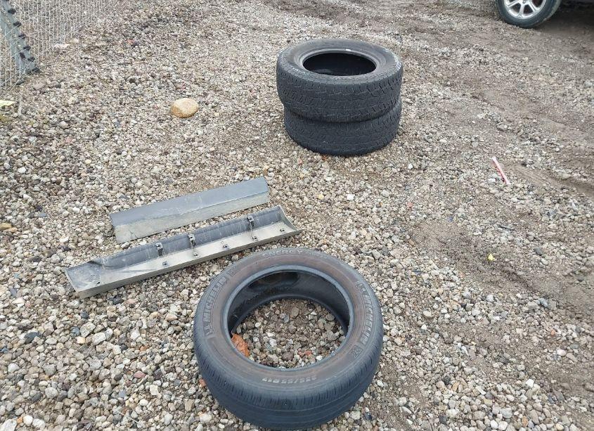 Photo 12 of 2018 Ford Edge SE (VIN 2FMPK4G98JBB94048)