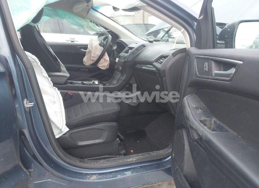 Photo 5 of 2019 Ford Edge SE (VIN 2FMPK4G98KBB03023)