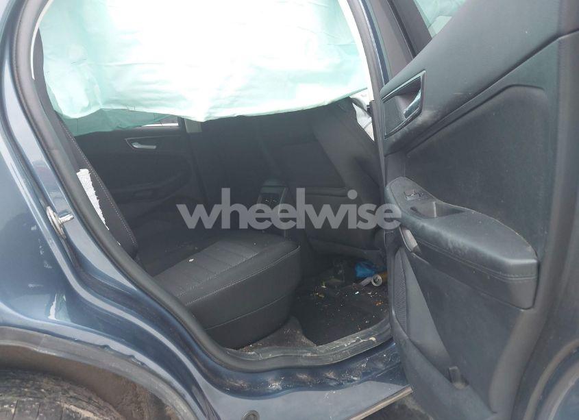 Photo 8 of 2019 Ford Edge SE (VIN 2FMPK4G98KBB03023)