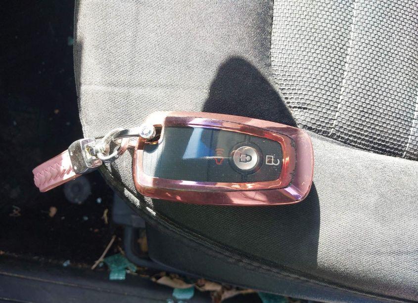 Photo 11 of 2017 Ford Edge SE (VIN 2FMPK4G99HBB82615)