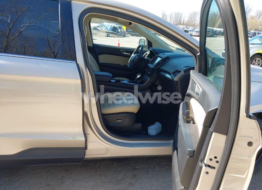 Photo 5 of 2018 Ford Edge SEL (VIN 2FMPK4J80JBB51033)