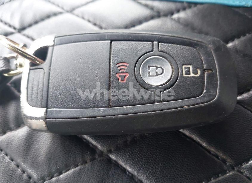 Photo 11 of 2018 Ford Edge SEL (VIN 2FMPK4J81JBB90763)