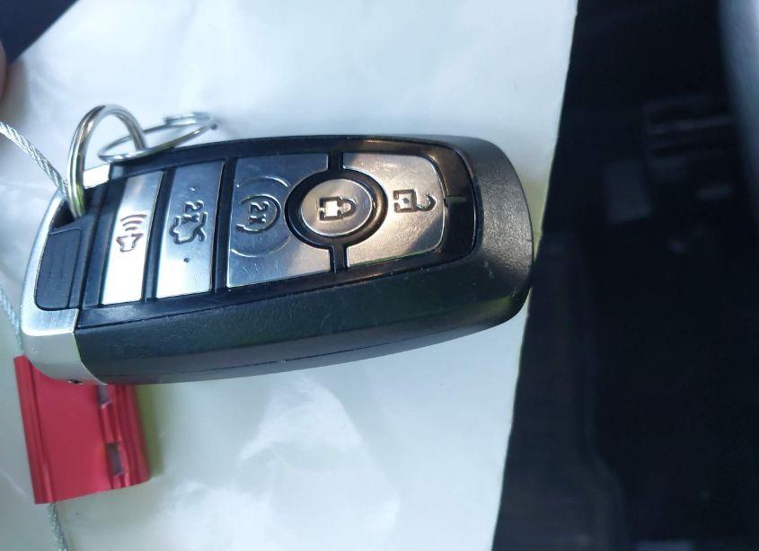 Photo 11 of 2018 Ford Edge SEL (VIN 2FMPK4J83JBB92904)