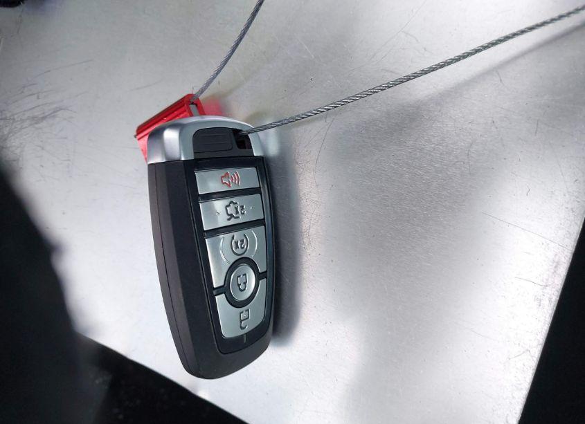 Photo 11 of 2018 Ford Edge SEL (VIN 2FMPK4J85JBB64103)