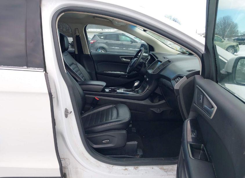 Photo 5 of 2018 Ford Edge SEL (VIN 2FMPK4J85JBB64103)