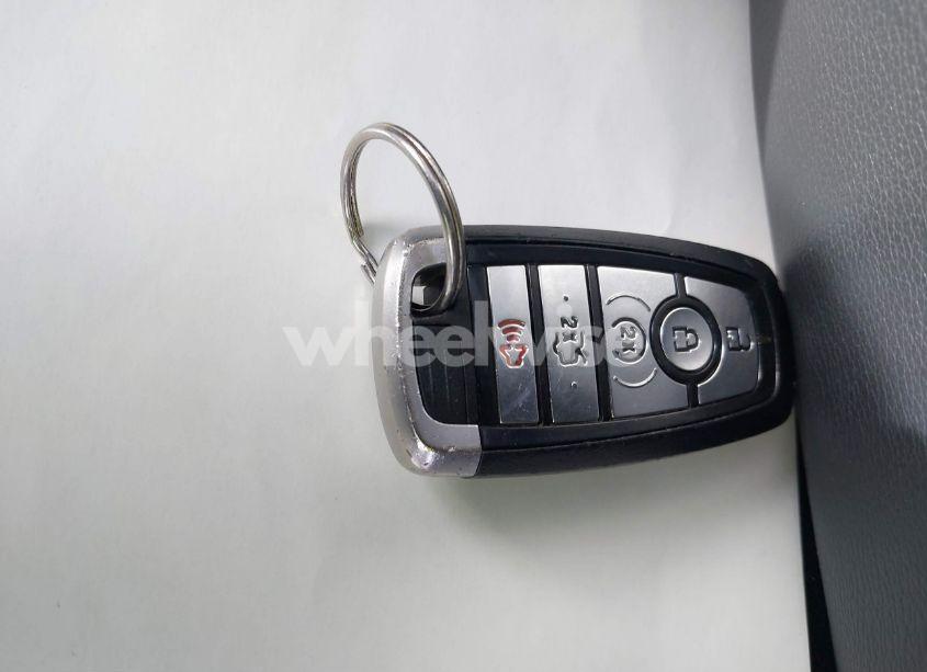 Photo 11 of 2018 Ford Edge SEL (VIN 2FMPK4J85JBC29953)