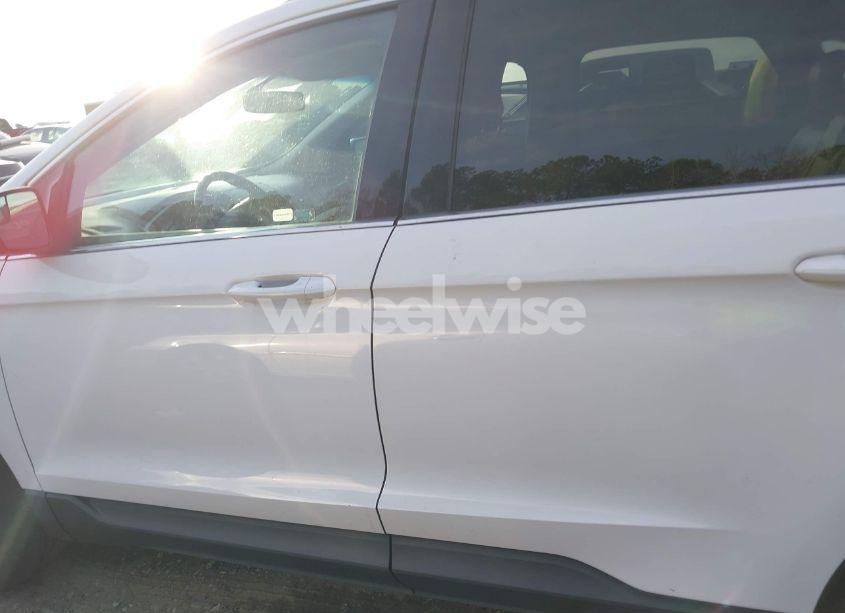 Photo 15 of 2018 Ford Edge SEL (VIN 2FMPK4J87JBB75023)