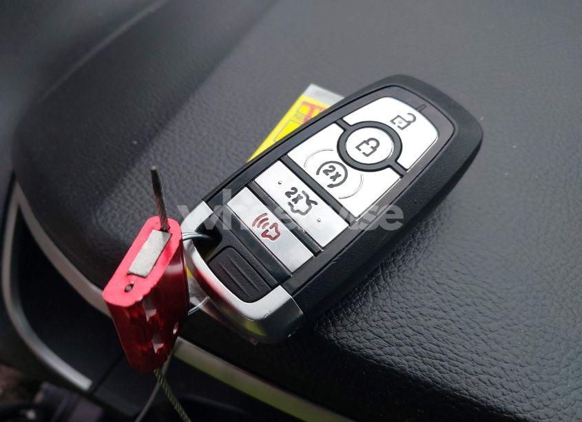 Photo 11 of 2018 Ford Edge SEL (VIN 2FMPK4J87JBC33308)