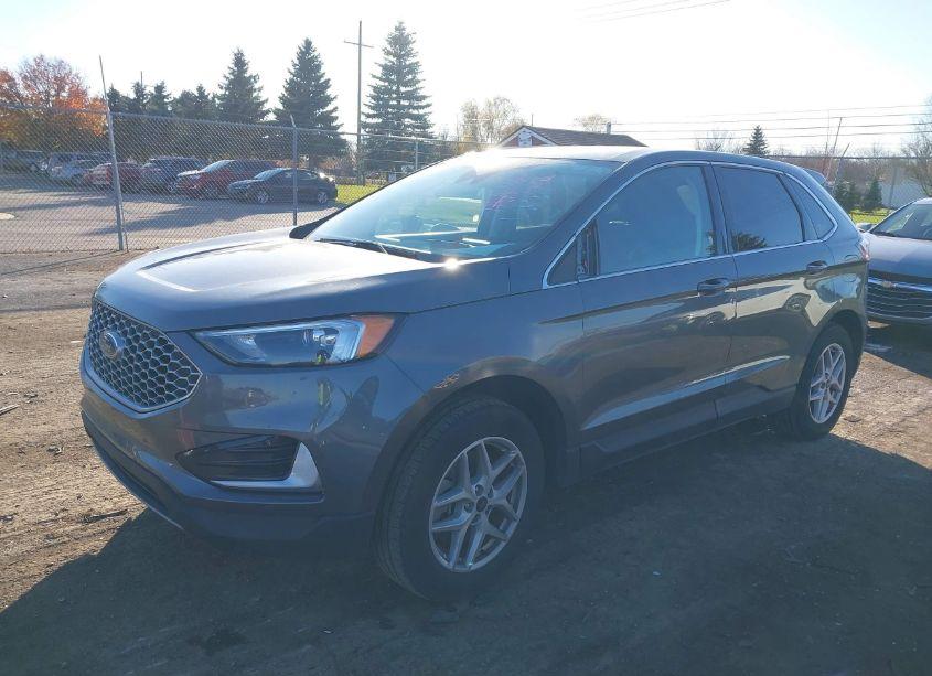 Photo 2 of 2023 Ford Edge SEL (VIN 2FMPK4J90PBA24137)