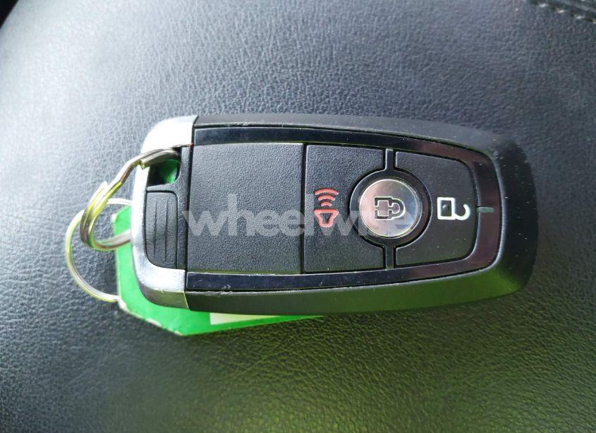 Photo 11 of 2018 Ford Edge SEL (VIN 2FMPK4J91JBC20997)