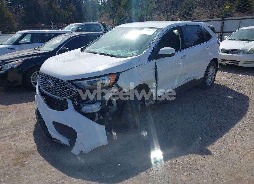 Photo 2 of 2024 Ford Edge SEL (VIN 2FMPK4J91RBB00564)