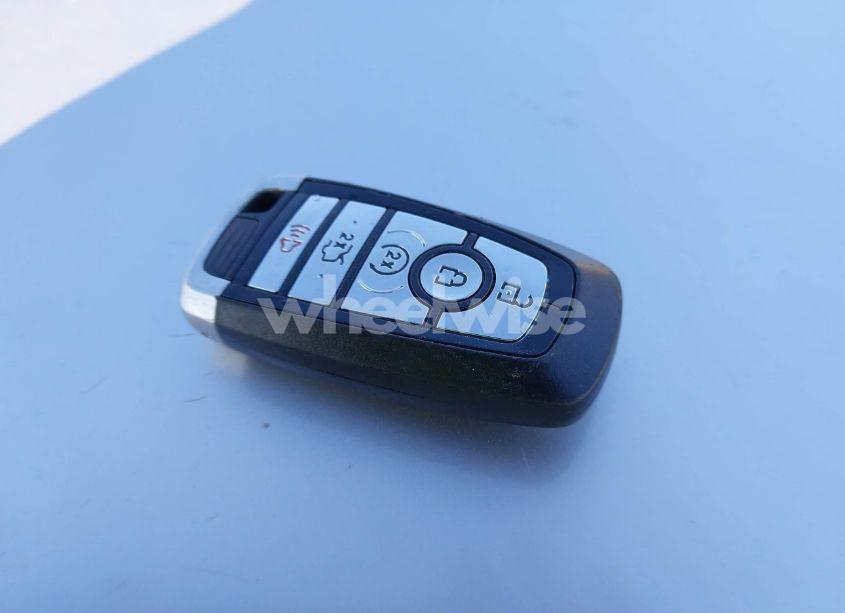 Photo 11 of 2018 Ford Edge SEL (VIN 2FMPK4J94JBB31473)