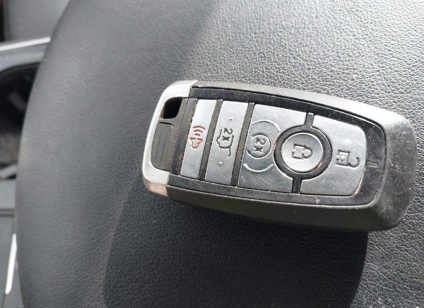 Photo 11 of 2020 Ford Edge SEL (VIN 2FMPK4J94LBA38410)