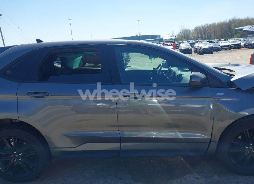 Photo 13 of 2024 Ford Edge ST-LINE (VIN 2FMPK4J94RBA56916)