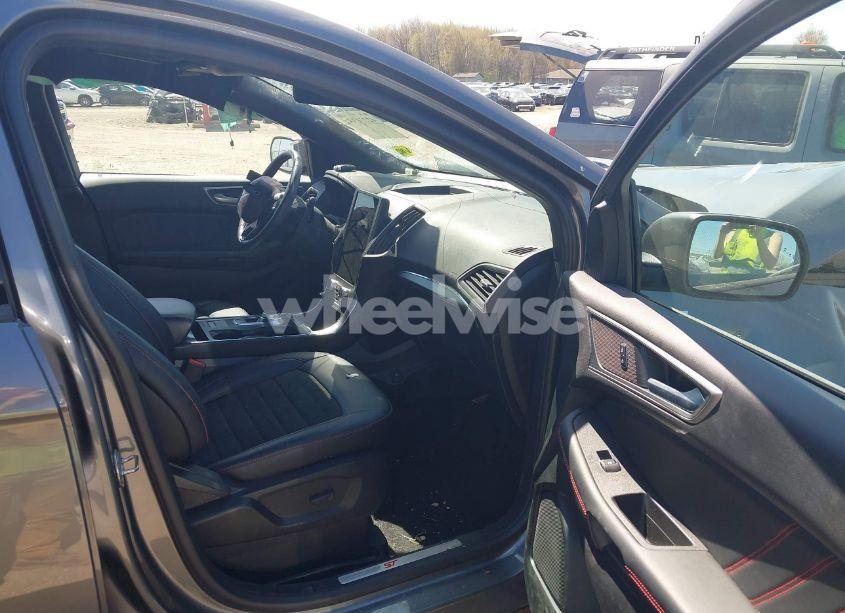 Photo 5 of 2024 Ford Edge ST-LINE (VIN 2FMPK4J94RBA56916)