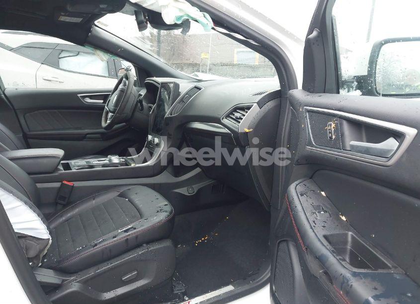 Photo 5 of 2024 Ford Edge ST-LINE (VIN 2FMPK4J95RBA60330)