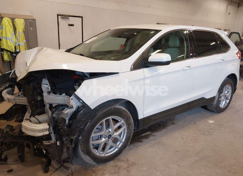 Photo 2 of 2021 Ford Edge SEL (VIN 2FMPK4J96MBA51743)