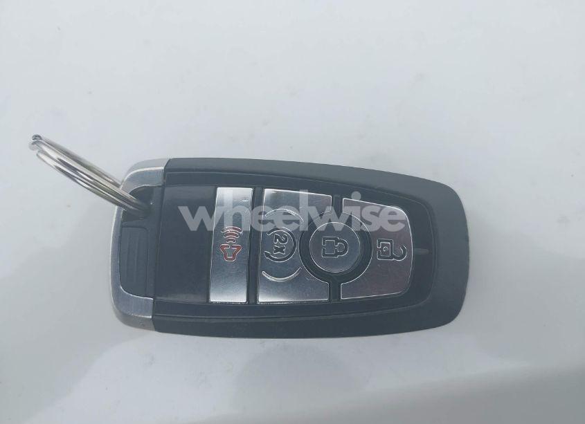 Photo 11 of 2018 Ford Edge SEL (VIN 2FMPK4J98JBC21516)