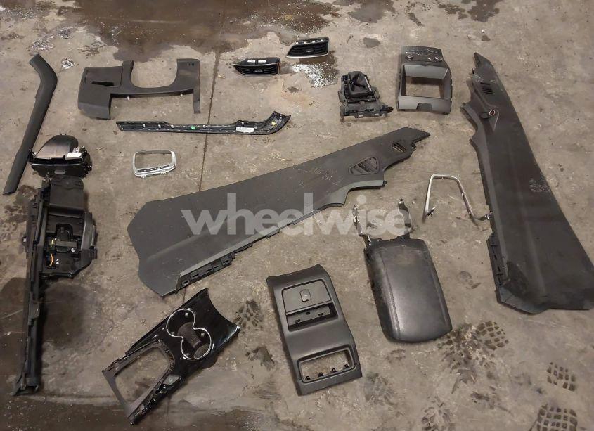 Photo 12 of 2018 Ford Edge SEL (VIN 2FMPK4J98JBC61840)