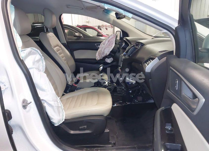 Photo 5 of 2018 Ford Edge SEL (VIN 2FMPK4J98JBC61840)