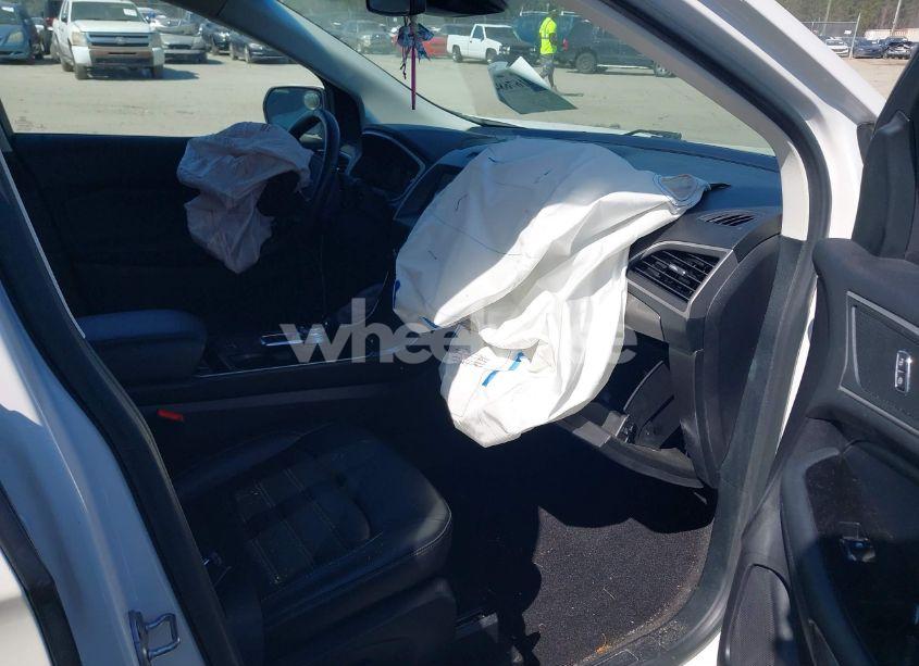 Photo 5 of 2019 Ford Edge SEL (VIN 2FMPK4J98KBB80113)