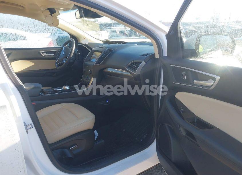 Photo 5 of 2019 Ford Edge SEL (VIN 2FMPK4J98KBC67476)