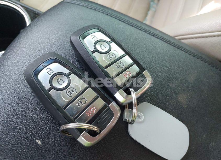 Photo 11 of 2018 Ford Edge SEL (VIN 2FMPK4J9XJBC43808)