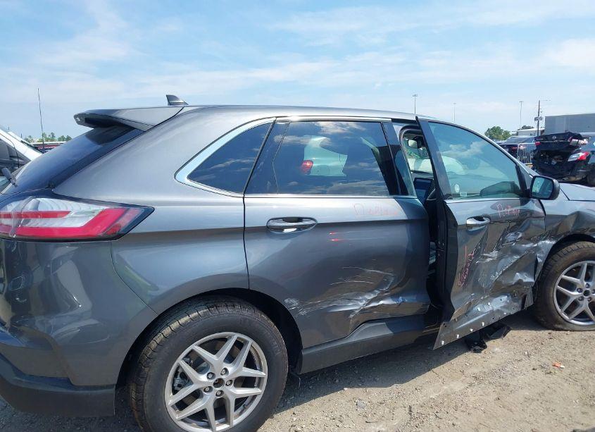 Photo 13 of 2024 Ford Edge SEL (VIN 2FMPK4J9XRBB00255)