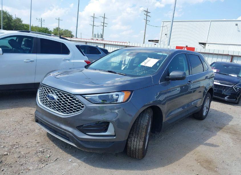 Photo 2 of 2024 Ford Edge SEL (VIN 2FMPK4J9XRBB00255)