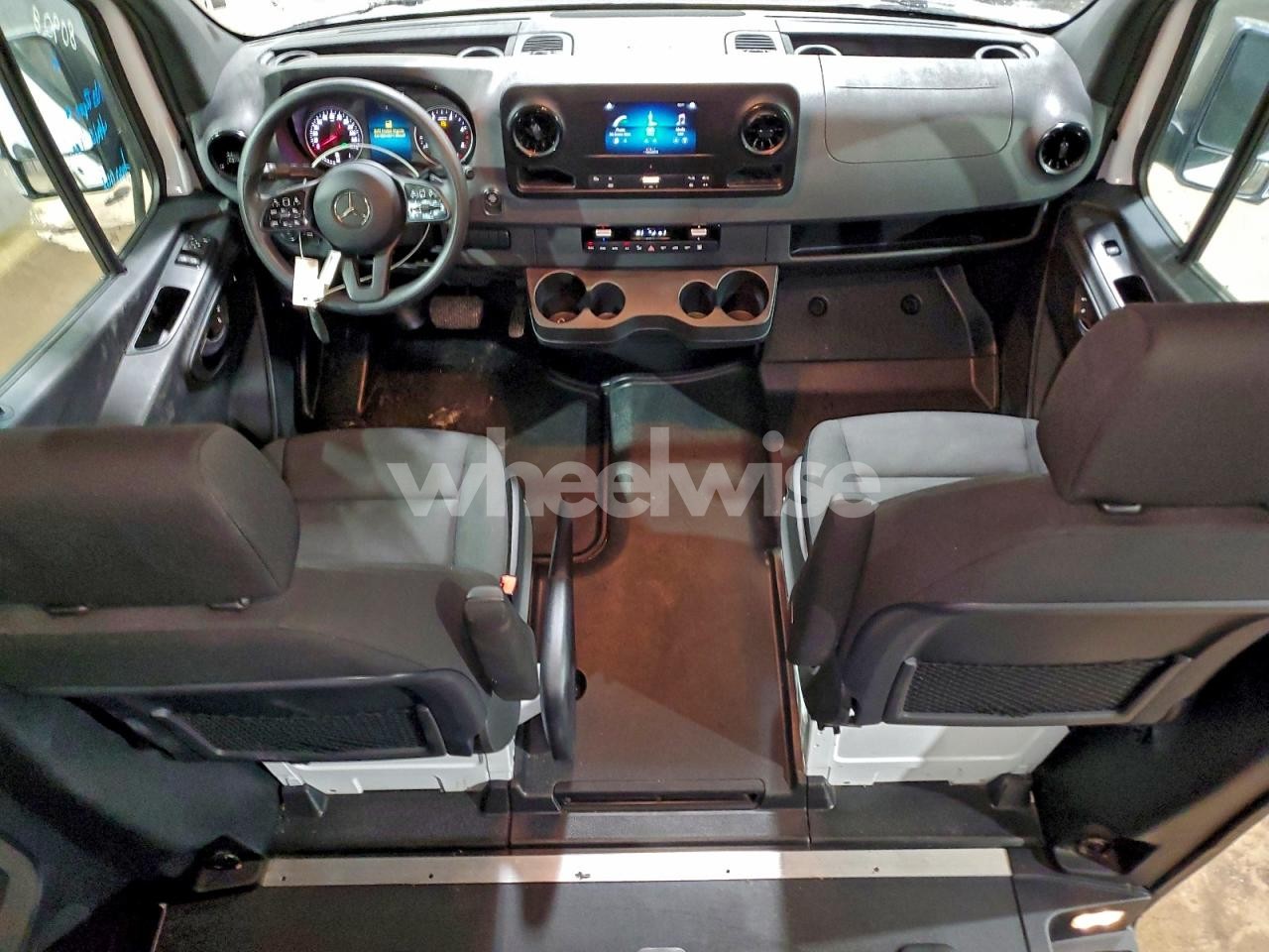 Photo 8 of 2024 MERCEDES-BENZ SPRINTER 2500 (VIN 2FMPK4K92MBA08466)