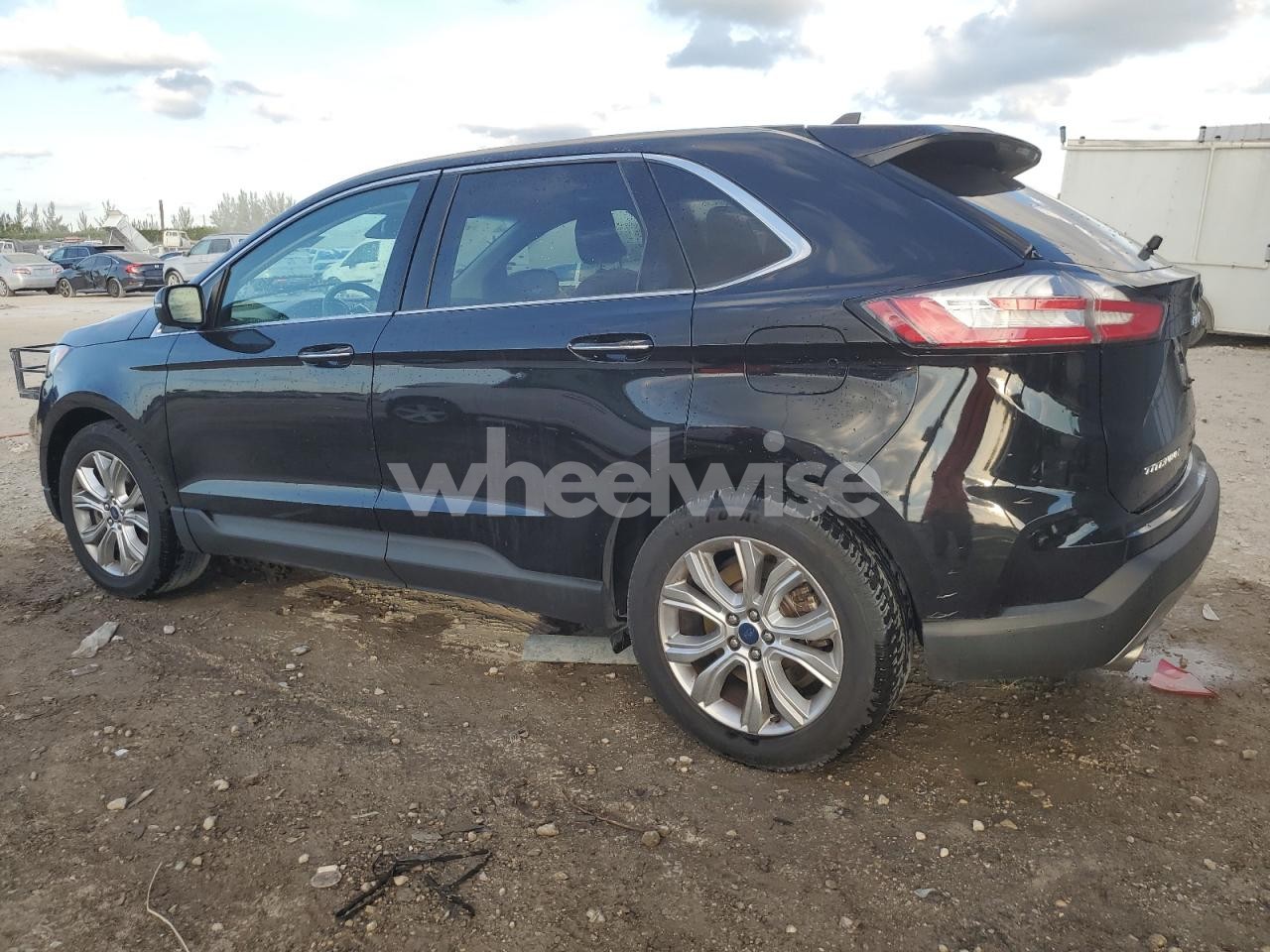 Photo 2 of 2022 FORD EDGE TITANIUM N/A (VIN 2FMPK4K93NBA44328)
