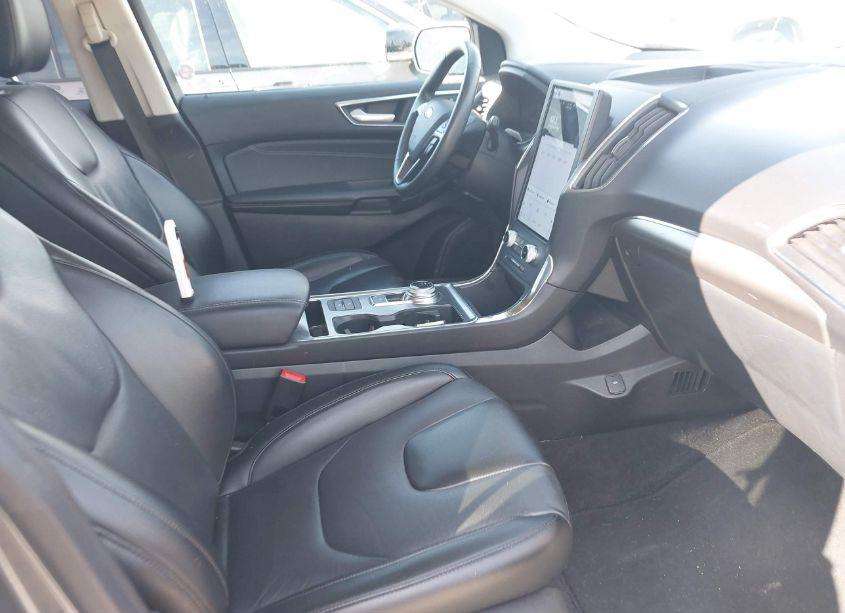 Photo 5 of 2022 Ford Edge TITANIUM (VIN 2FMPK4K94NBA52051)