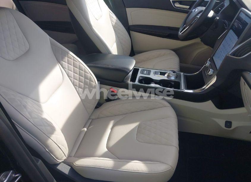 Photo 5 of 2024 Ford Edge TITANIUM (VIN 2FMPK4K94RBA75075)