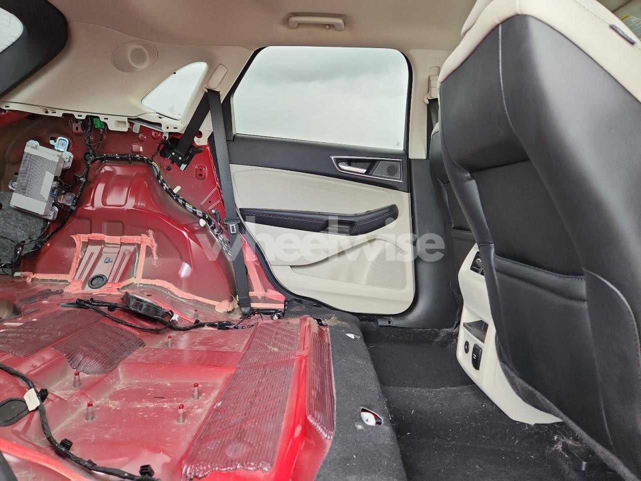 Photo 10 of 2024 FORD EDGE TITANIUM (VIN 2FMPK4K95RBA16634)