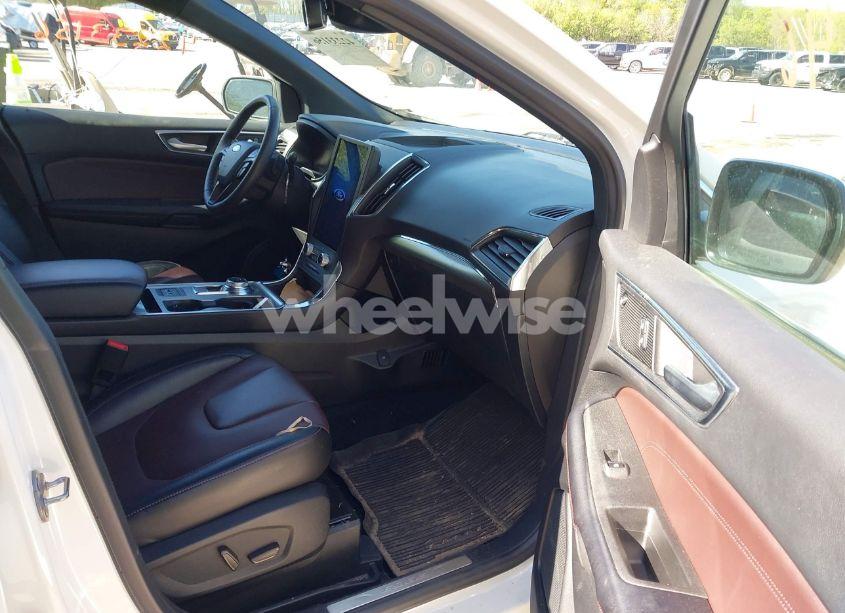 Photo 5 of 2022 Ford Edge TITANIUM (VIN 2FMPK4K97NBA62590)