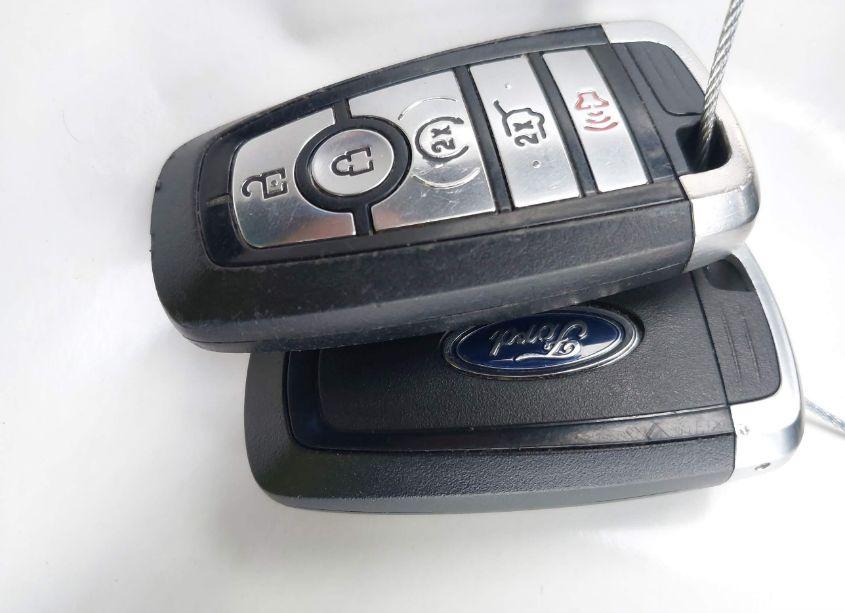 Photo 11 of 2020 Ford Edge TITANIUM (VIN 2FMPK4K9XLBB22505)