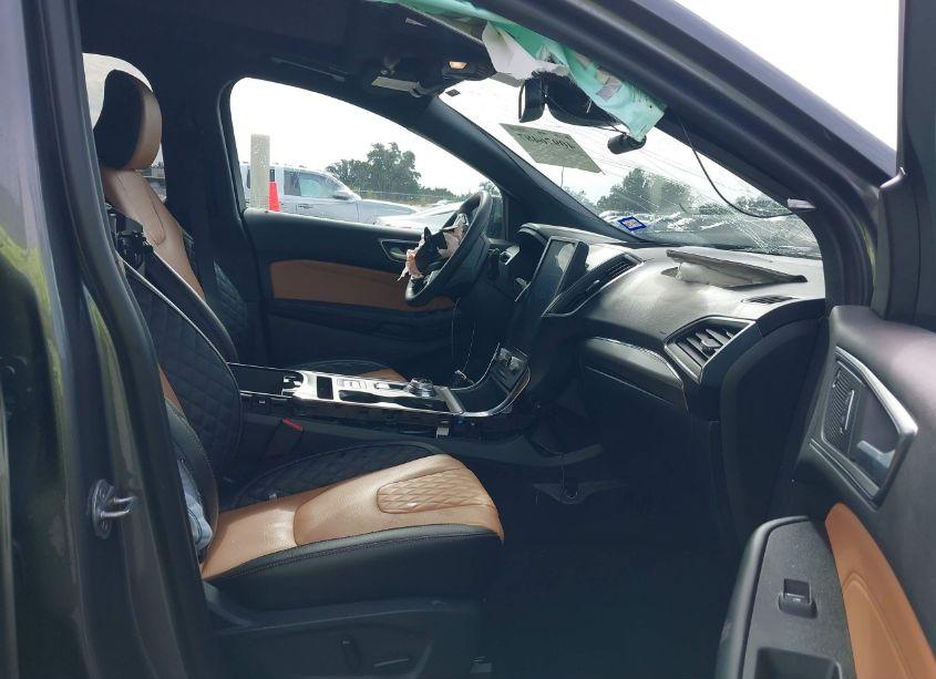 Photo 5 of 2024 Ford Edge TITANIUM (VIN 2FMPK4K9XRBB27051)