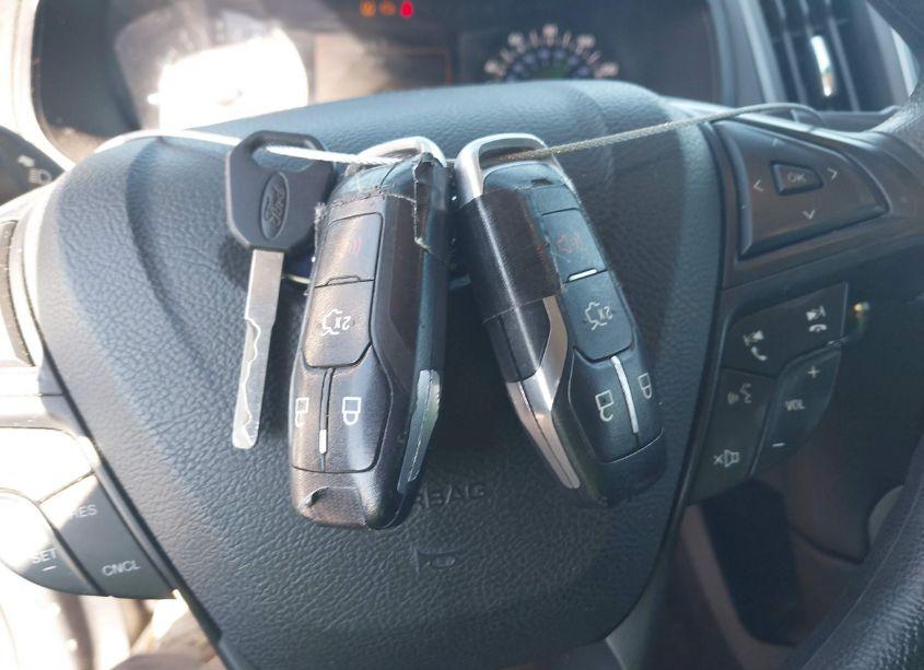 Photo 11 of 2015 Ford Edge SE (VIN 2FMTK3G95FBC33971)