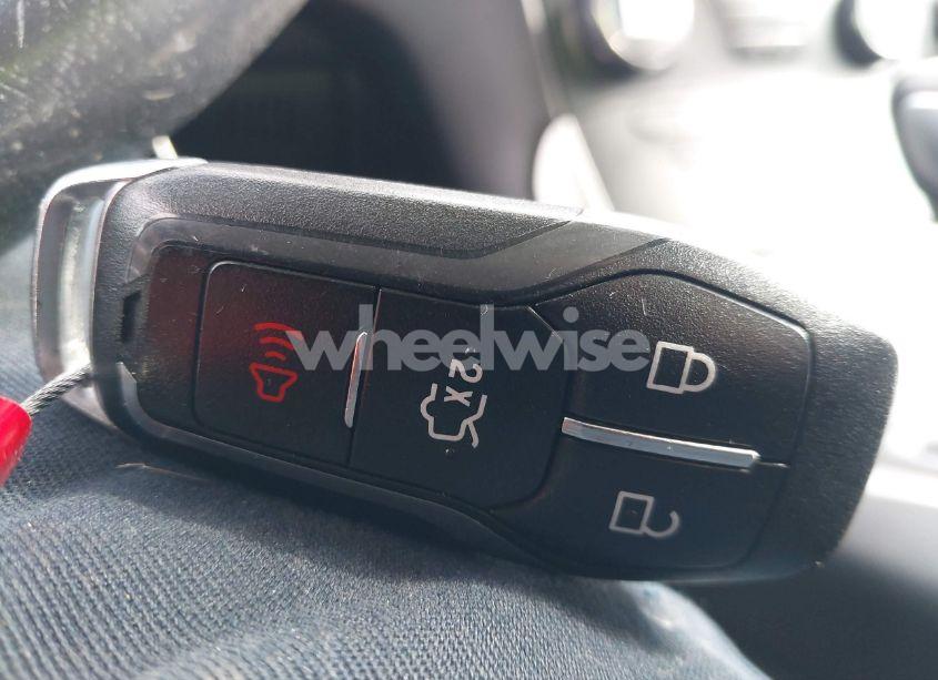 Photo 11 of 2015 Ford Edge SEL (VIN 2FMTK3J80FBB90625)