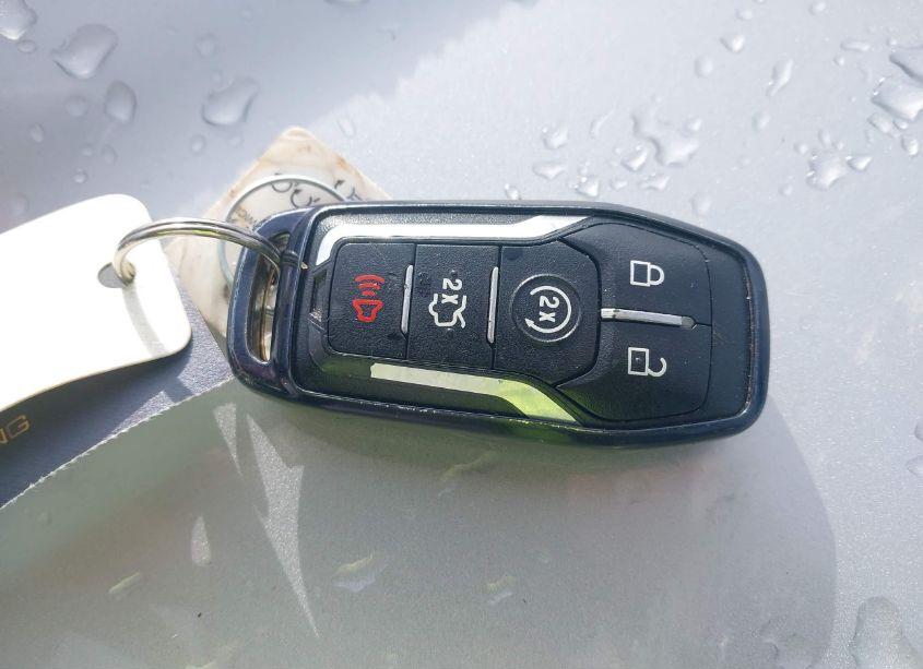 Photo 11 of 2015 Ford Edge SEL (VIN 2FMTK4J86FBB94118)