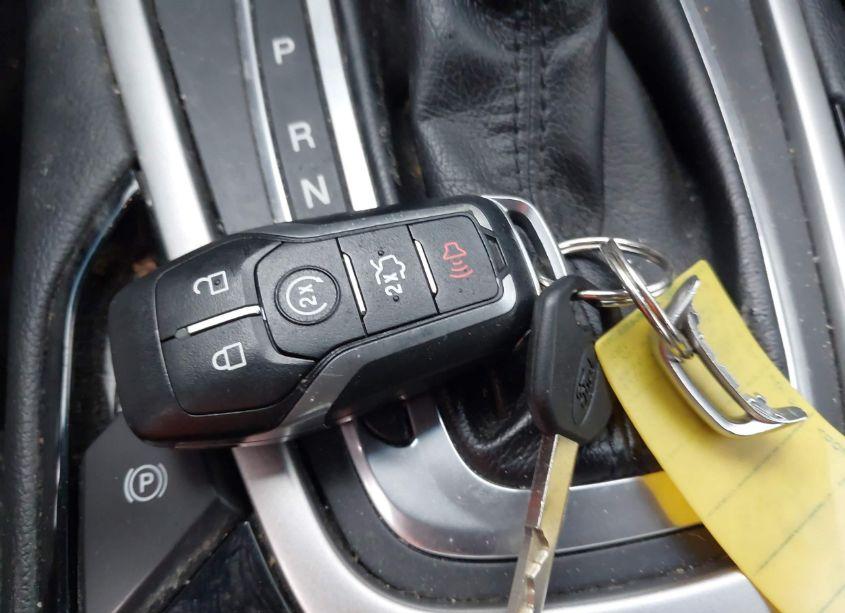 Photo 11 of 2015 Ford Edge SEL (VIN 2FMTK4J95FBB24635)