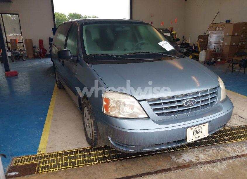 2005 Ford Freestar S (VIN 2FMZA50685BA79604) main photo