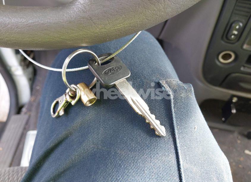 Photo 11 of 2002 Ford Windstar LX (VIN 2FMZA51412BA40328)