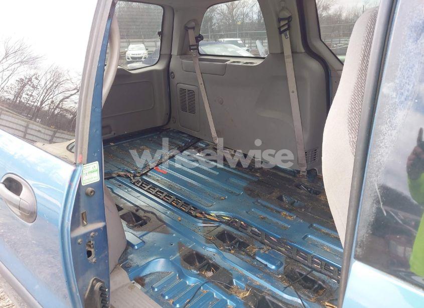 Photo 8 of 2002 Ford Windstar LX (VIN 2FMZA51462BB14391)