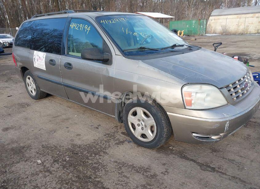 2005 Ford Freestar SE (VIN 2FMZA51645BA05742) main photo