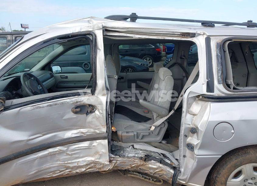 Photo 15 of 2004 Ford Freestar SE (VIN 2FMZA51664BA20144)